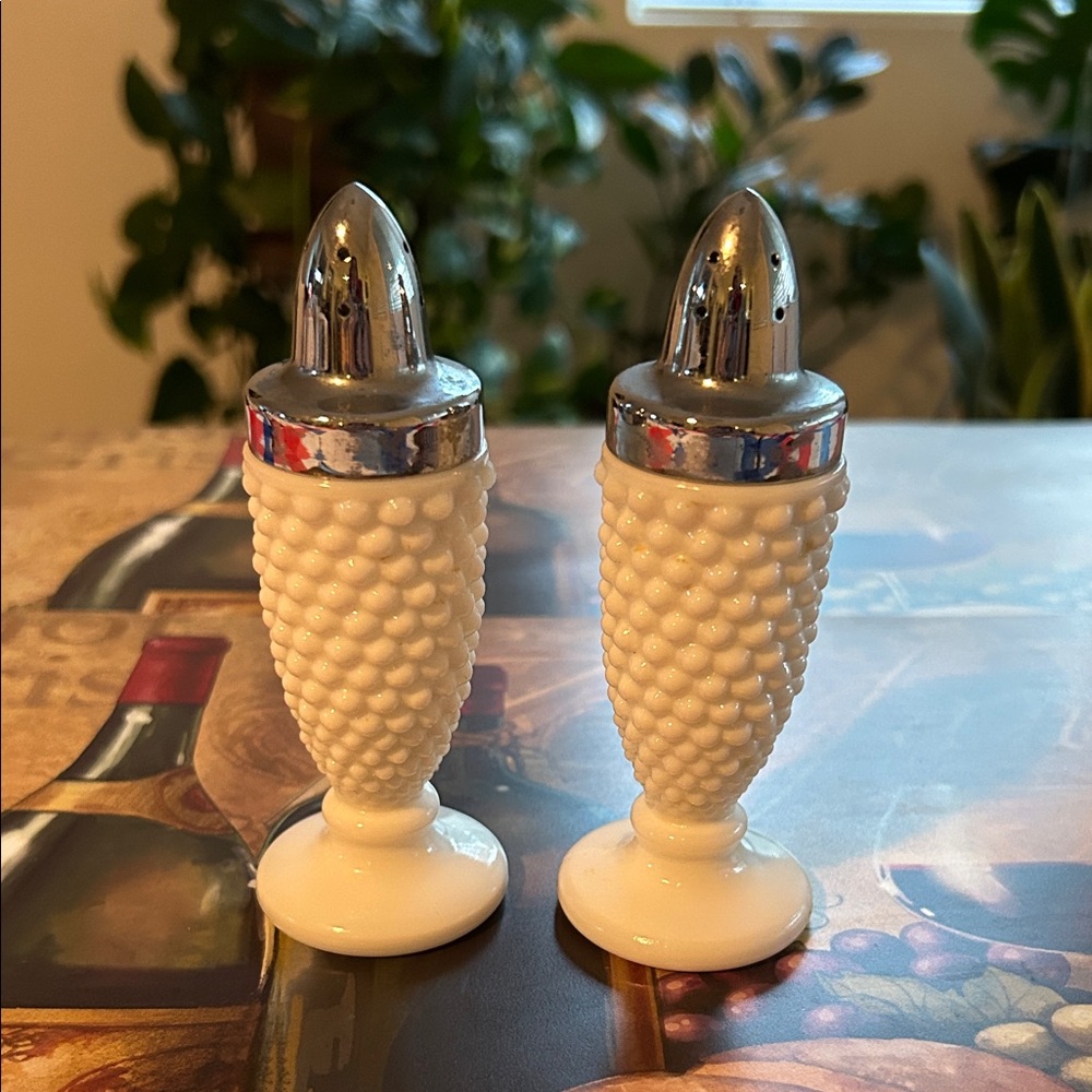 Fenton White Milk Glass Hobnail  Salt and Pepper Shakers Set -Has “Ring of Fire”